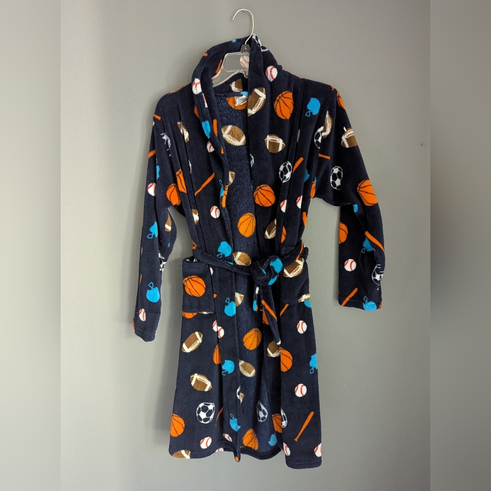 Urban pipeline kids size large 12/14 Navy blue sports robe 18x30x36